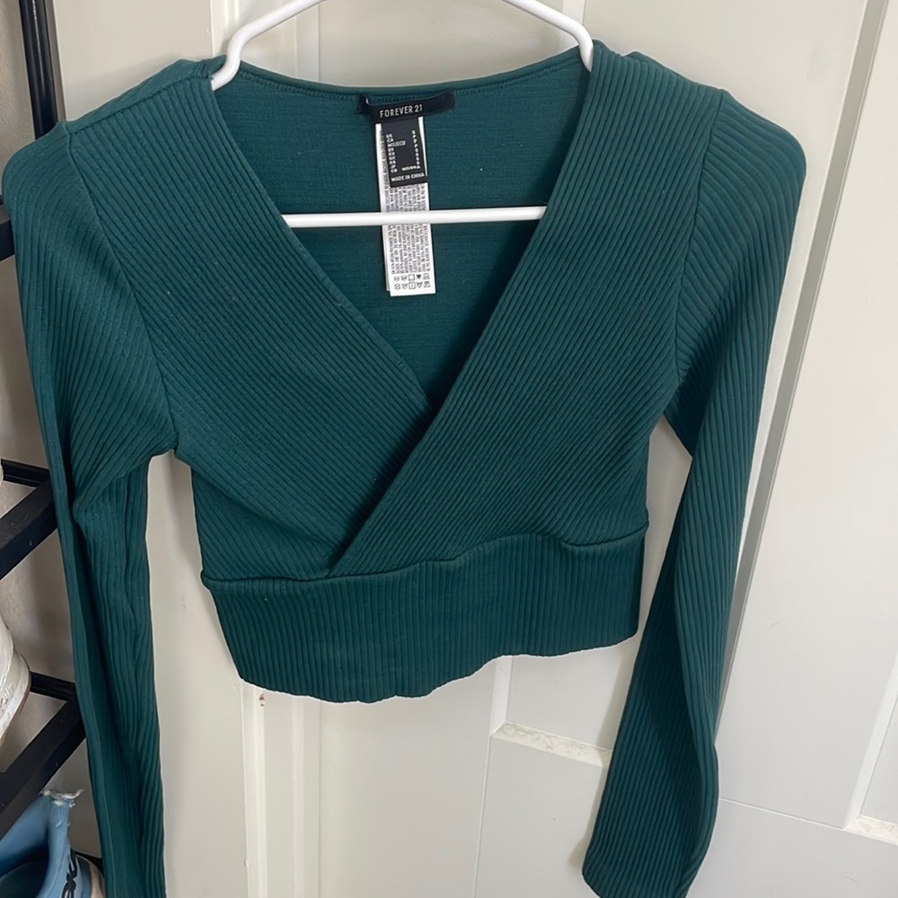 long sleeve crop top
